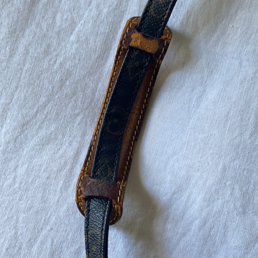 Preowned Vintage Louis Vuitton crossbody - Picture 11 of 14